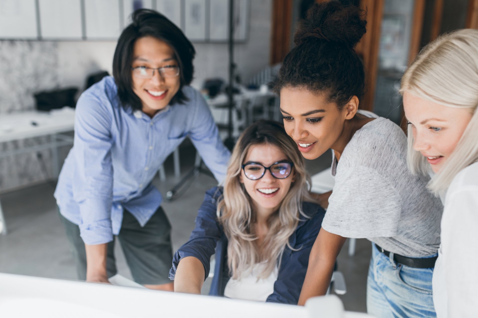 https://sbsedu.vn/wp-content/uploads/2022/11/close-up-portrait-freelance-it-specialists-looking-laptop-screen-with-smile-scaled.jpg