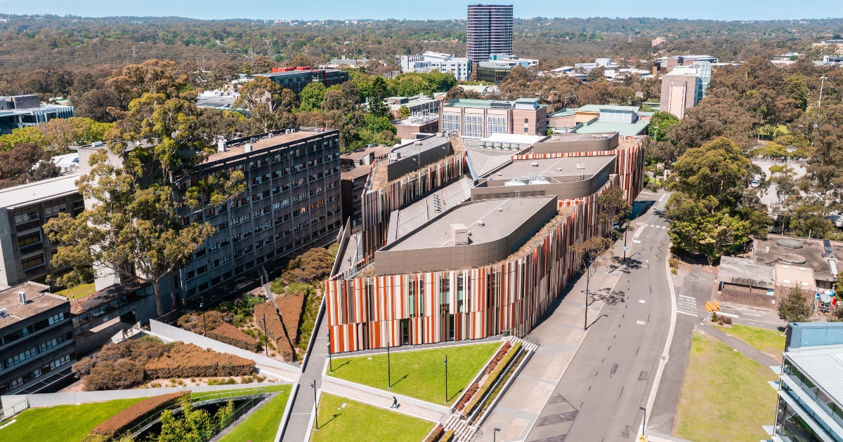 MACQUARIE UNIVERSITY 