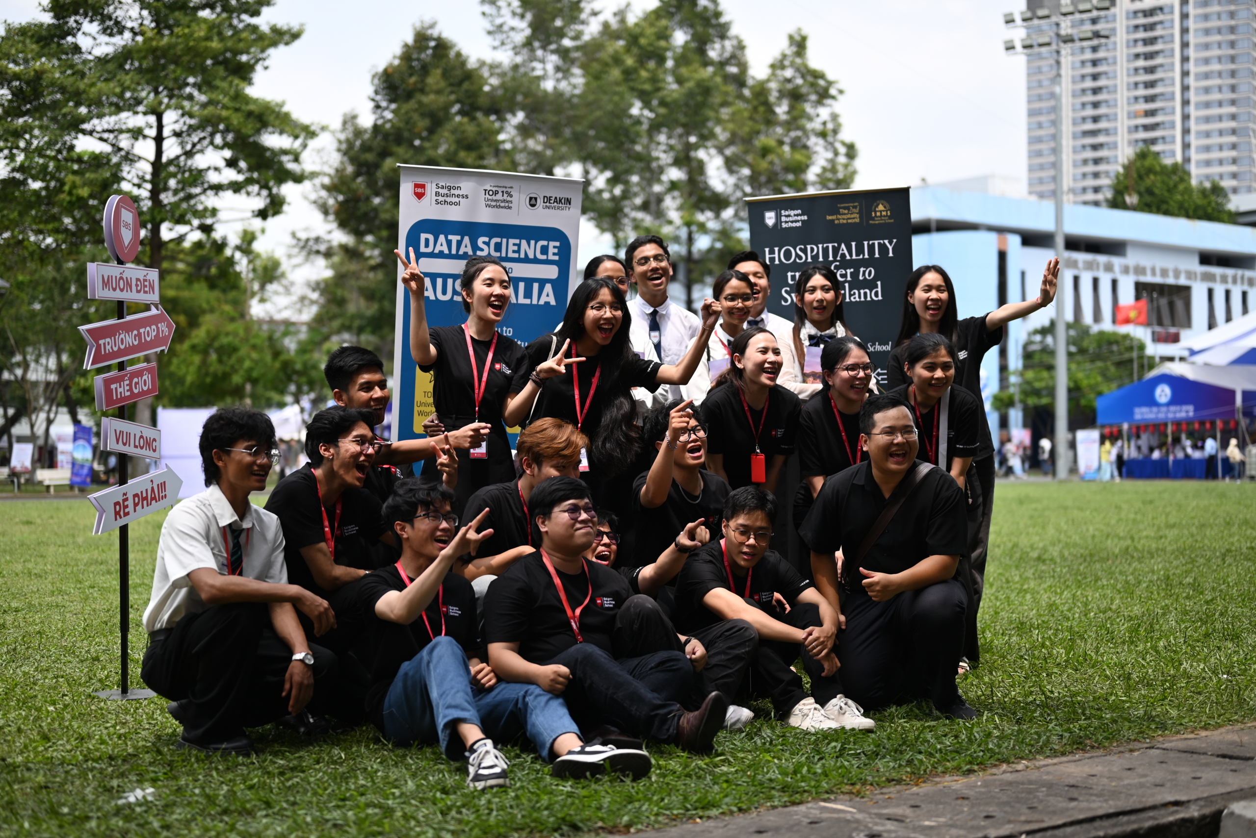 SBS Students Energize the 2025 Admissions Fair at Ho Chi Minh City University of Technology