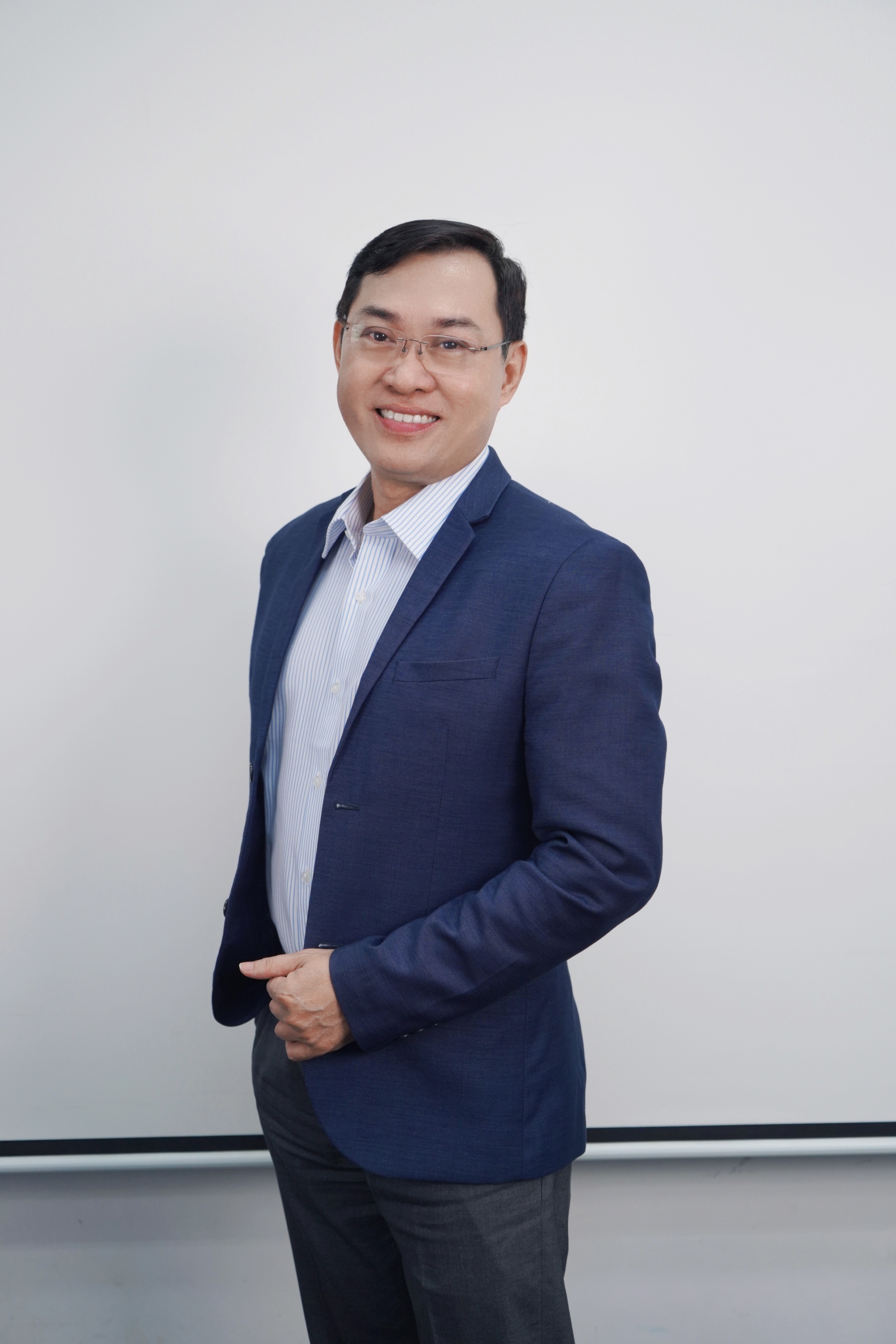 Mr. HỨA VĨNH DZUY