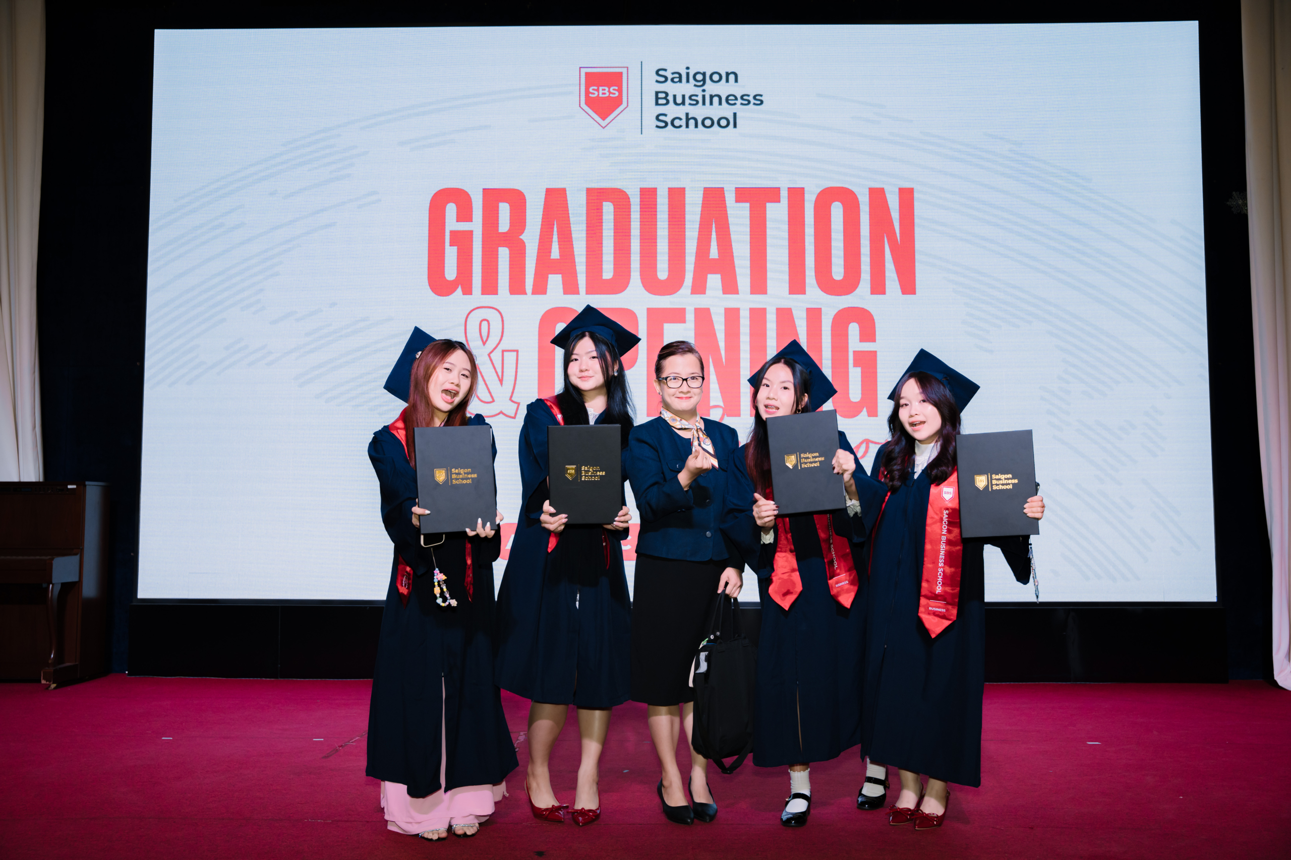 lễ tốt nghiệp sbs 3